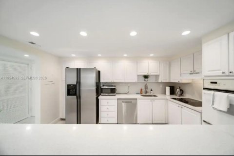 Снять в аренду кондоминиум в Санни-Айлс-Бич, Флорида 1 спальня, 93.37м2, № 2008320 - фото 7