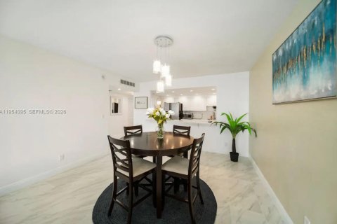 Снять в аренду кондоминиум в Санни-Айлс-Бич, Флорида 1 спальня, 93.37м2, № 2008320 - фото 10