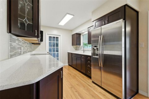 House in Seminole, Florida 2 bedrooms, 101.82 sq.m. № 1886852 - photo 10