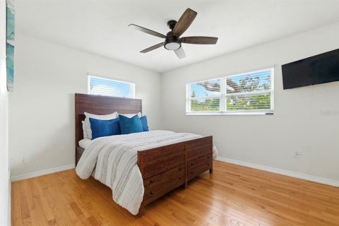 House in Seminole, Florida 2 bedrooms, 101.82 sq.m. № 1886852 - photo 17
