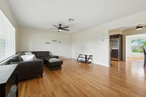 House in Seminole, Florida 2 bedrooms, 101.82 sq.m. № 1886852 - photo 5