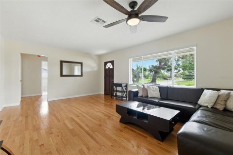 House in Seminole, Florida 2 bedrooms, 101.82 sq.m. № 1886852 - photo 9