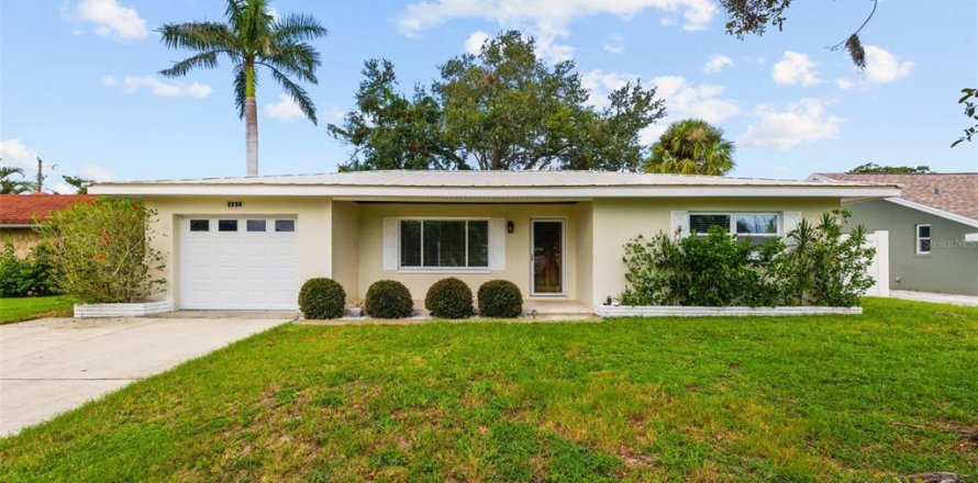 House in Seminole, Florida 2 bedrooms, 101.82 sq.m. № 1886852