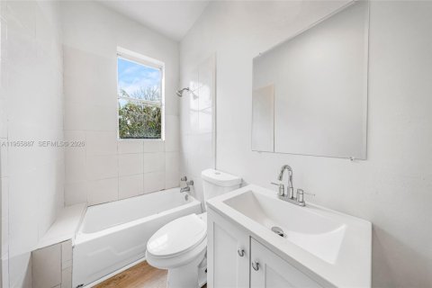 Commercial property in Miami, Florida 223.62 sq.m. № 2020409 - photo 26