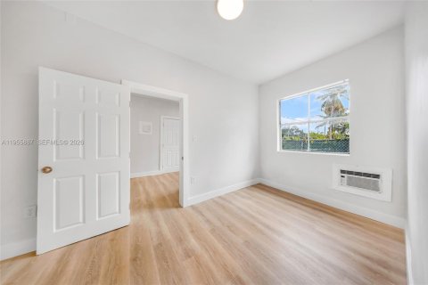 Commercial property in Miami, Florida 223.62 sq.m. № 2020409 - photo 27