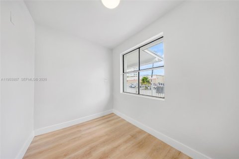 Commercial property in Miami, Florida 223.62 sq.m. № 2020409 - photo 21