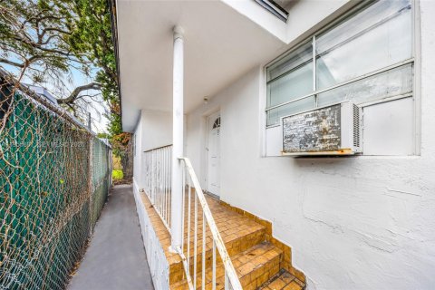 Commercial property in Miami, Florida 223.62 sq.m. № 2020409 - photo 29