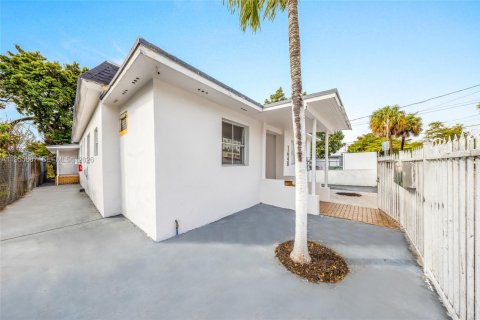 Commercial property in Miami, Florida 223.62 sq.m. № 2020409 - photo 5