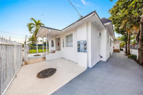 Commercial property in Miami, Florida 223.62 sq.m. № 2020409 - photo 4