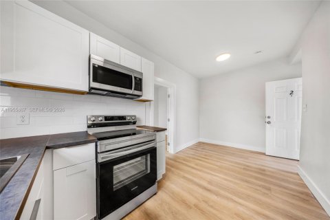 Commercial property in Miami, Florida 223.62 sq.m. № 2020409 - photo 23