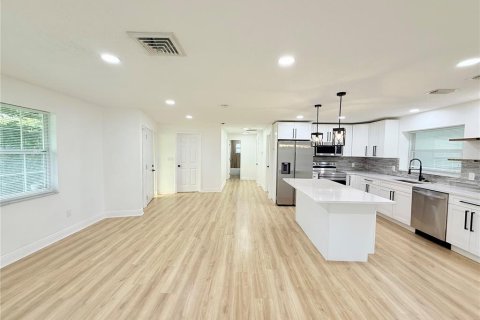 Villa ou maison à louer à Clearwater, Floride: 4 chambres, 142.14 m2 № 1833065 - photo 5