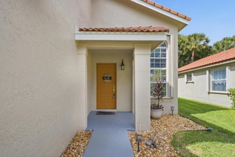House in Pembroke Pines, Florida 3 bedrooms, 164.99 sq.m. № 2173864 - photo 3