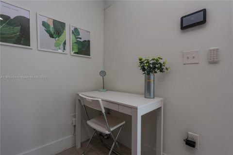 House in Miami, Florida 3 bedrooms, 121.24 sq.m. № 1874274 - photo 15