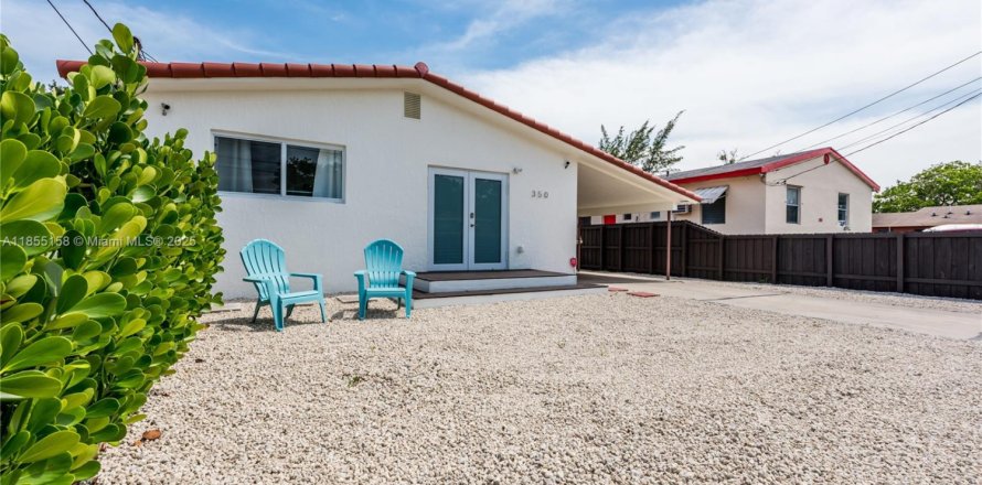 Villa ou maison à Miami, Floride 3 chambres, 121.24 m2 № 1874274
