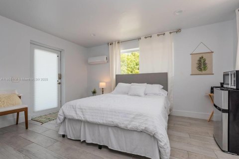 House in Miami, Florida 3 bedrooms, 121.24 sq.m. № 1874274 - photo 23