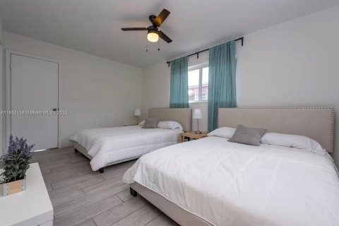 House in Miami, Florida 3 bedrooms, 121.24 sq.m. № 1874274 - photo 13