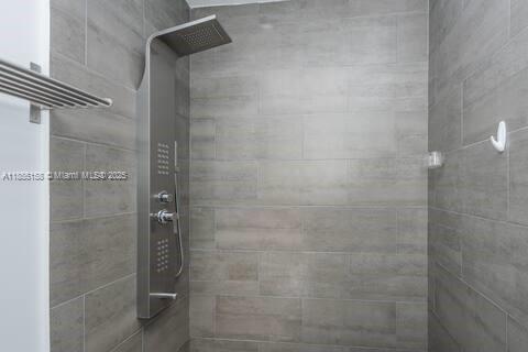 House in Miami, Florida 3 bedrooms, 121.24 sq.m. № 1874274 - photo 27