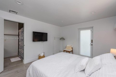 House in Miami, Florida 3 bedrooms, 121.24 sq.m. № 1874274 - photo 24