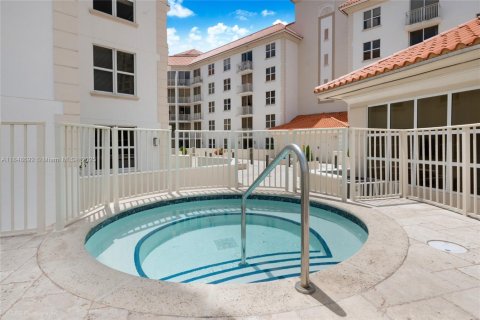 Condo in Coral Gables, Florida, 3 bedrooms  № 1857044 - photo 12