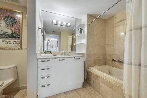 Condo in Coral Gables, Florida, 3 bedrooms  № 1857044 - photo 6
