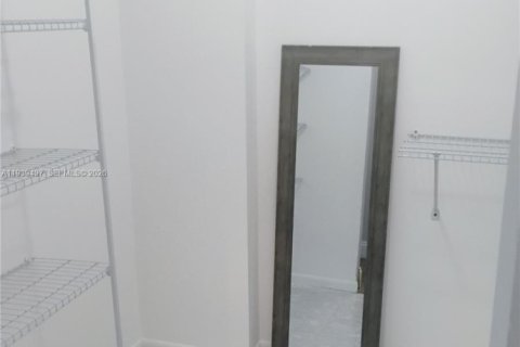 Купить виллу или дом в Дания-Бич, Флорида 1 спальня, 74.32м2, № 1997564 - фото 12