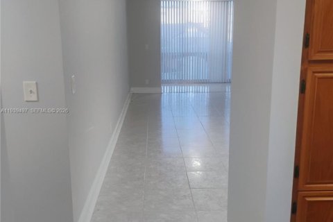 Купить виллу или дом в Дания-Бич, Флорида 1 спальня, 74.32м2, № 1997564 - фото 2