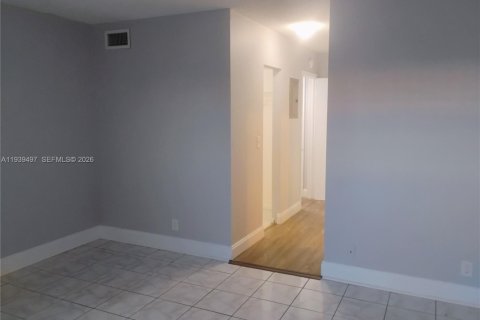 Купить виллу или дом в Дания-Бич, Флорида 1 спальня, 74.32м2, № 1997564 - фото 14