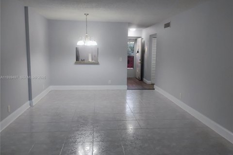 Купить виллу или дом в Дания-Бич, Флорида 1 спальня, 74.32м2, № 1997564 - фото 20