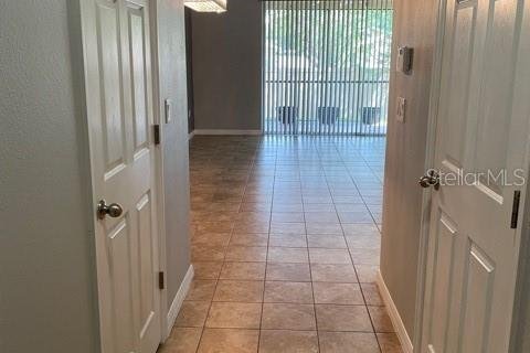 Townhouse in Pinellas Park, Florida 3 bedrooms, 139.35 sq.m. № 1843404 - photo 2