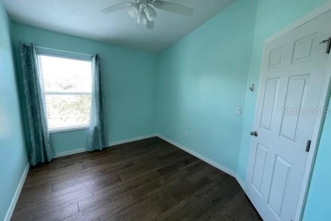 Townhouse in Pinellas Park, Florida 3 bedrooms, 139.35 sq.m. № 1843404 - photo 29