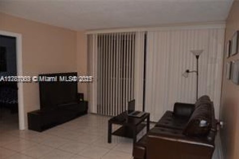 Купить кондоминиум в Майами, Флорида 1 спальня, 87.98м2, № 1859207 - фото 4