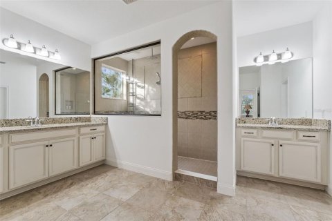 House in Windermere, Florida 5 bedrooms, 354.89 sq.m. № 2209698 - photo 13