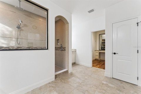 House in Windermere, Florida 5 bedrooms, 354.89 sq.m. № 2209698 - photo 14