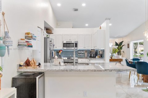 Villa ou maison à louer à Weston, Floride: 3 chambres, 142.42 m2 № 2076341 - photo 18