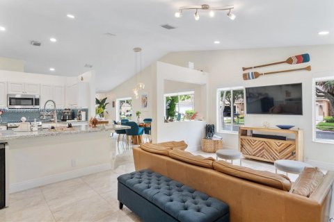 Villa ou maison à louer à Weston, Floride: 3 chambres, 142.42 m2 № 2076341 - photo 14