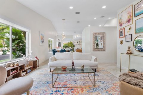 Villa ou maison à louer à Weston, Floride: 3 chambres, 142.42 m2 № 2076341 - photo 4