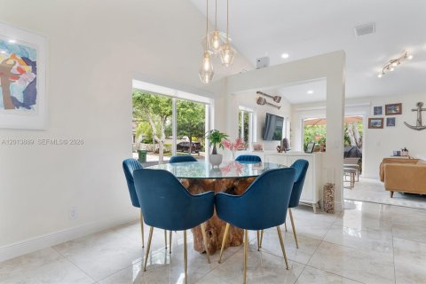 Villa ou maison à louer à Weston, Floride: 3 chambres, 142.42 m2 № 2076341 - photo 9