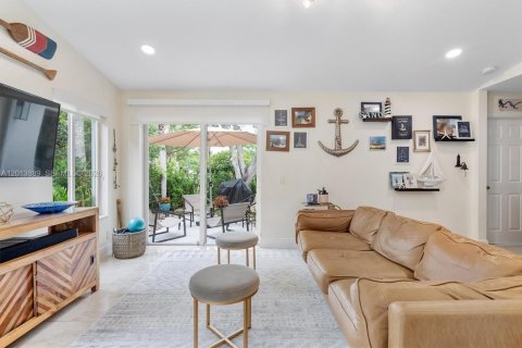Villa ou maison à louer à Weston, Floride: 3 chambres, 142.42 m2 № 2076341 - photo 11