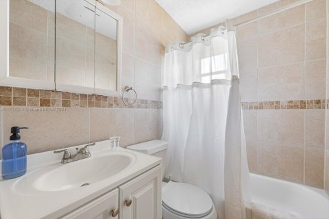 Купить виллу или дом в Холливуд, Флорида 4 спальни, 83.61м2, № 1971198 - фото 20