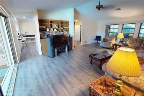 House in Port Charlotte, Florida 3 bedrooms, 170.75 sq.m. № 2108072 - photo 9