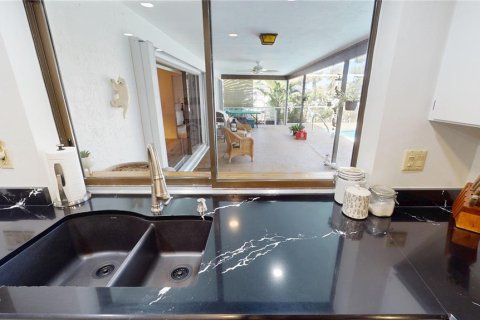 House in Port Charlotte, Florida 3 bedrooms, 170.75 sq.m. № 2108072 - photo 13
