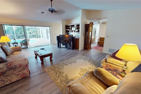 House in Port Charlotte, Florida 3 bedrooms, 170.75 sq.m. № 2108072 - photo 8