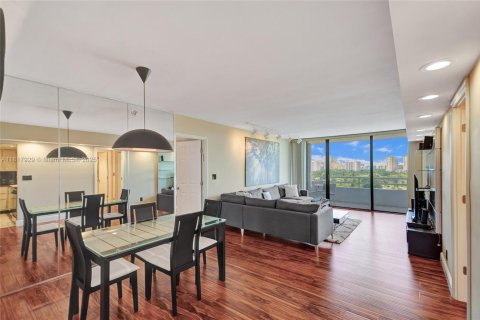 Condo in Aventura, Florida, 2 bedrooms  № 1937885 - photo 2