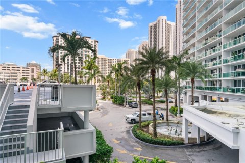 Copropriété à vendre à Sunny Isles Beach, Floride: 2 chambres, 123.65 m2 № 1931576 - photo 25