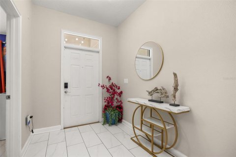 House in Davenport, Florida 9 bedrooms, 363.15 sq.m. № 2394155 - photo 10
