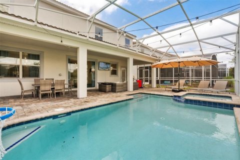 House in Davenport, Florida 9 bedrooms, 363.15 sq.m. № 2394155 - photo 21