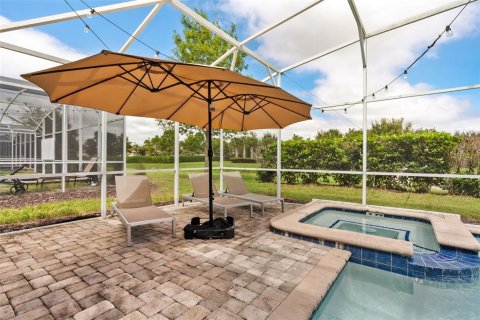House in Davenport, Florida 9 bedrooms, 363.15 sq.m. № 2394155 - photo 23