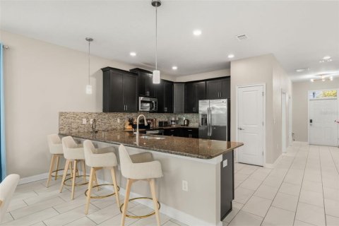 House in Davenport, Florida 9 bedrooms, 363.15 sq.m. № 2394155 - photo 14