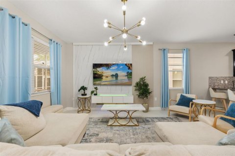 House in Davenport, Florida 9 bedrooms, 363.15 sq.m. № 2394155 - photo 16