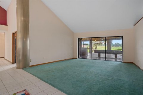 House in Lutz, Florida 4 bedrooms, 457.82 sq.m. № 1902761 - photo 16